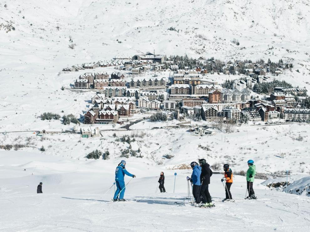 Bajo Con Terraza Y Vistas A Las Montana En Formigal Exteriér fotografie
